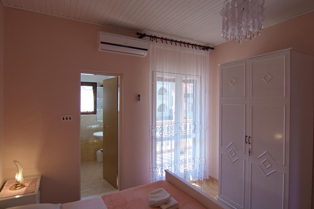 Apartment And Rooms Toka Zadar Exterior photo