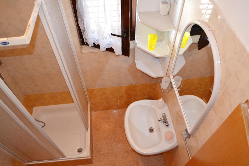 Apartment And Rooms Toka Zadar Room photo